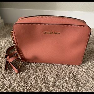Michael kors crossbody